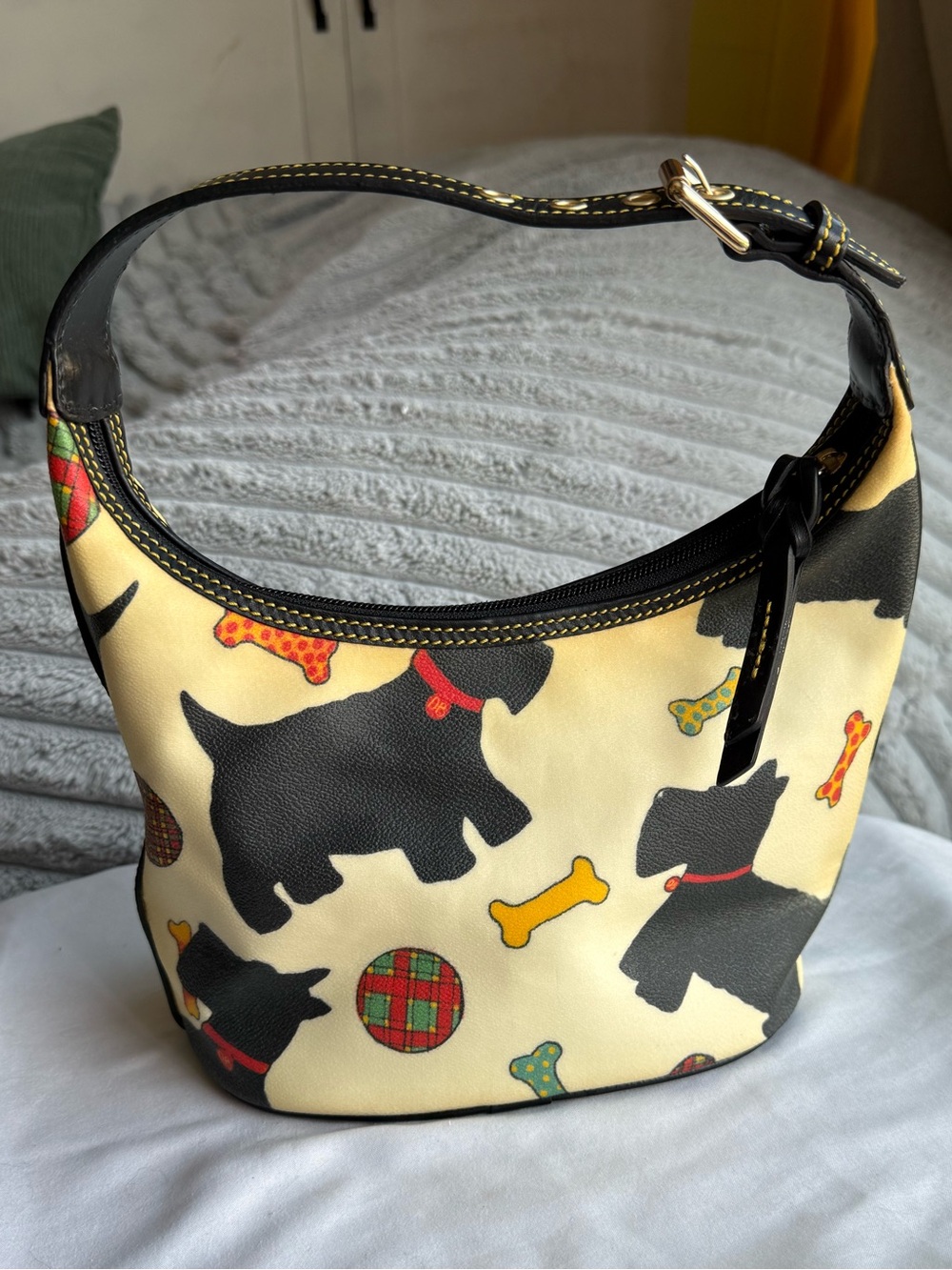 VTG Dooney & Bourke Scottie Dog Cream Coated Canvas Bucket Bag Y2K Red Tartan